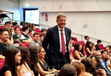 Università Federico II/ Il Rettore Mazzucchi dà il benvenuto ai suoi studenti: «Non abbiate ansia di competitività nel semestre filtro: confrontatevi e aiutatevi»