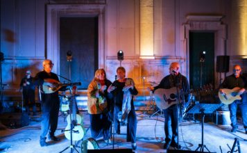 Positano Teatro Festival/ Donne e mito: in piazza la magia della canzone popolare. Il Premio Ruccello a Fausta Vetere