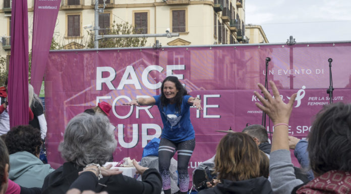 Komen Campania/ Torna in piazza del Plebiscito la Race for the Cure con le donne in rosa. Parata speciale di allieve e allievi della Nunziatella